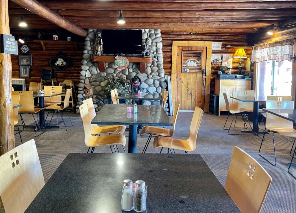 Island Park Lodge Café - Things to do in Island Park