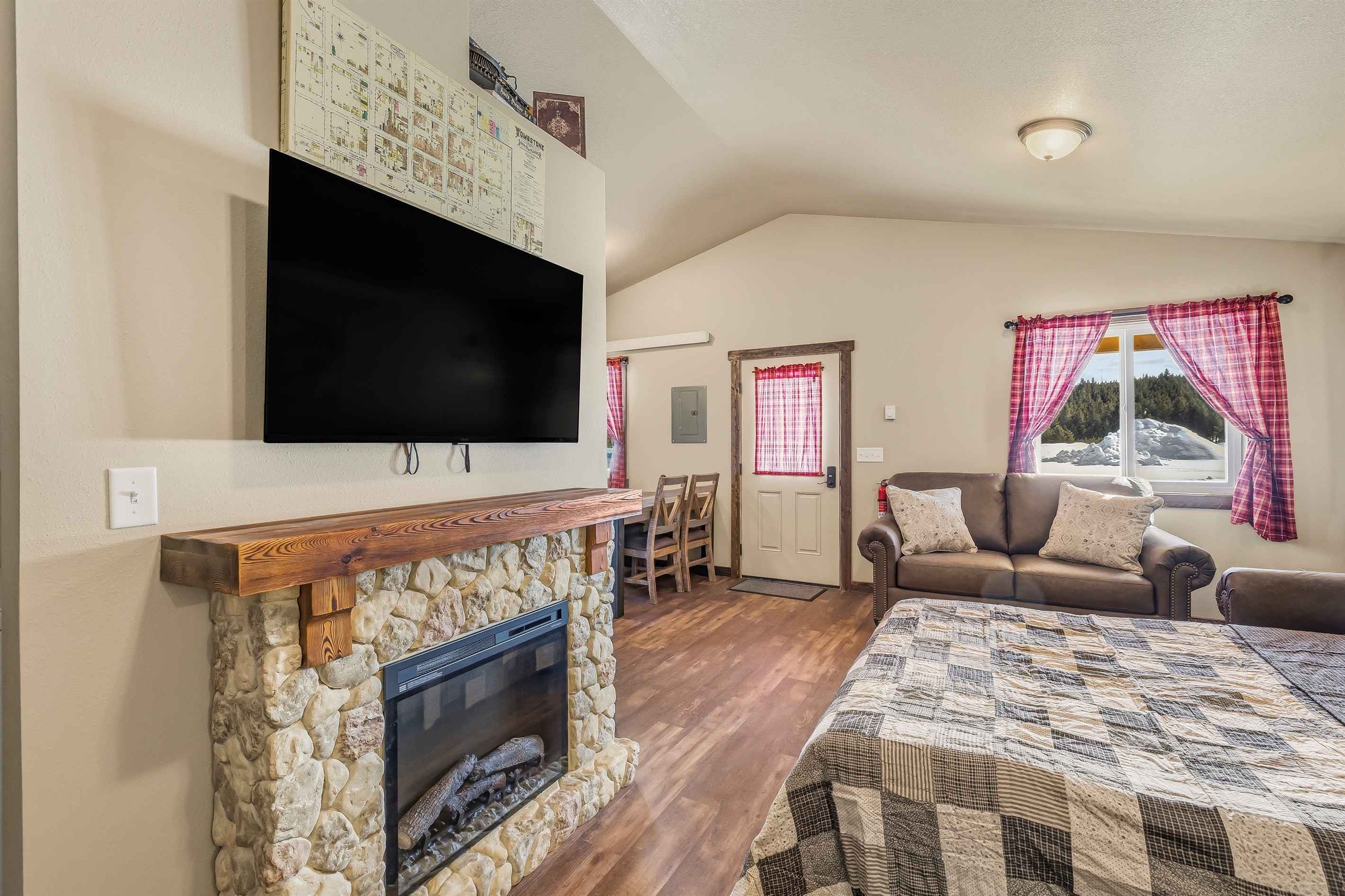 Town Hall Cabin gallery image