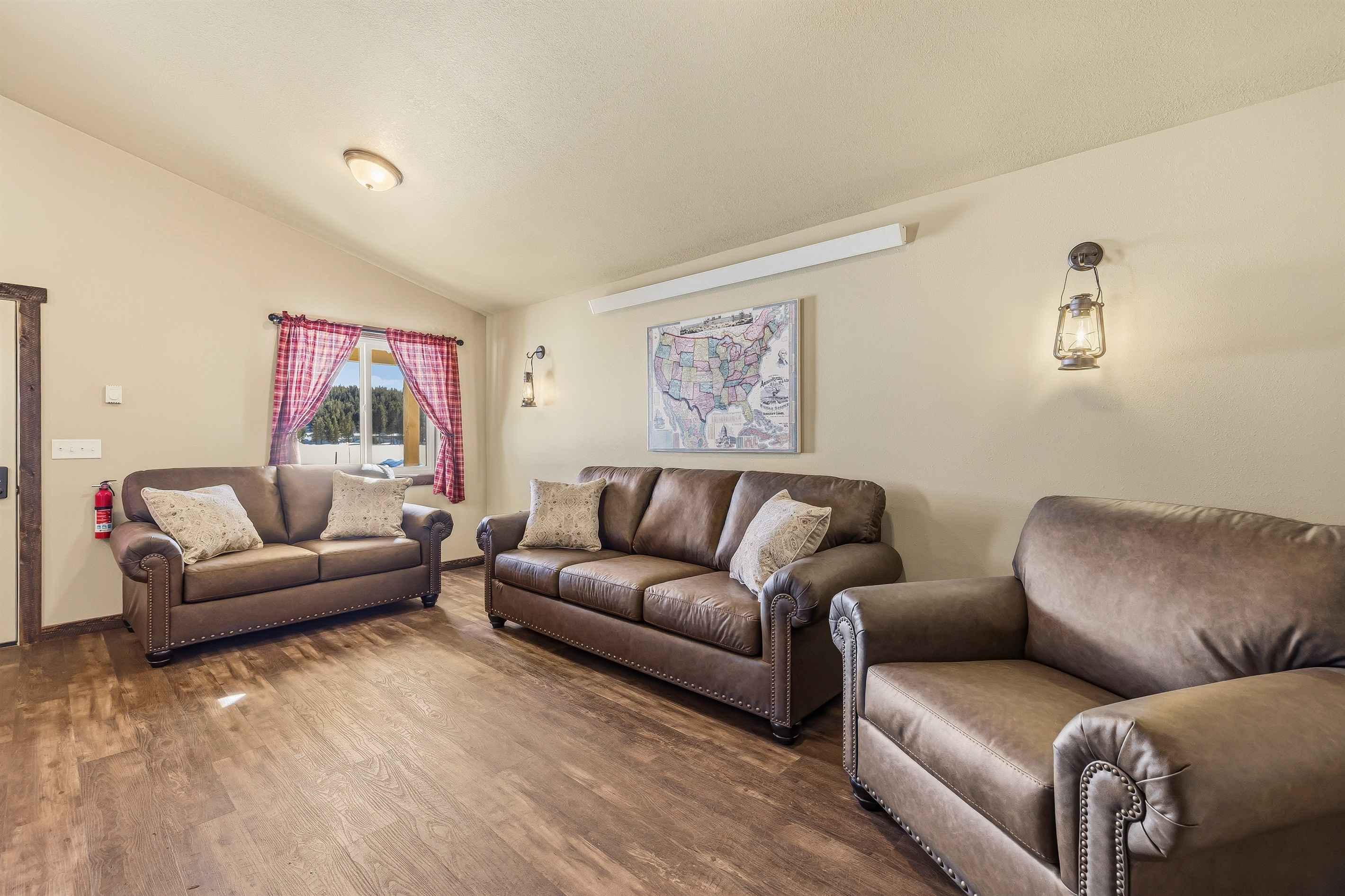 Town Hall Cabin gallery image