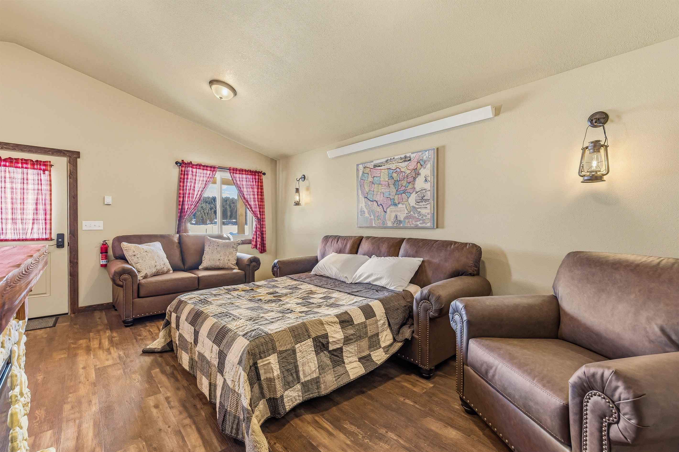 Town Hall Cabin gallery image