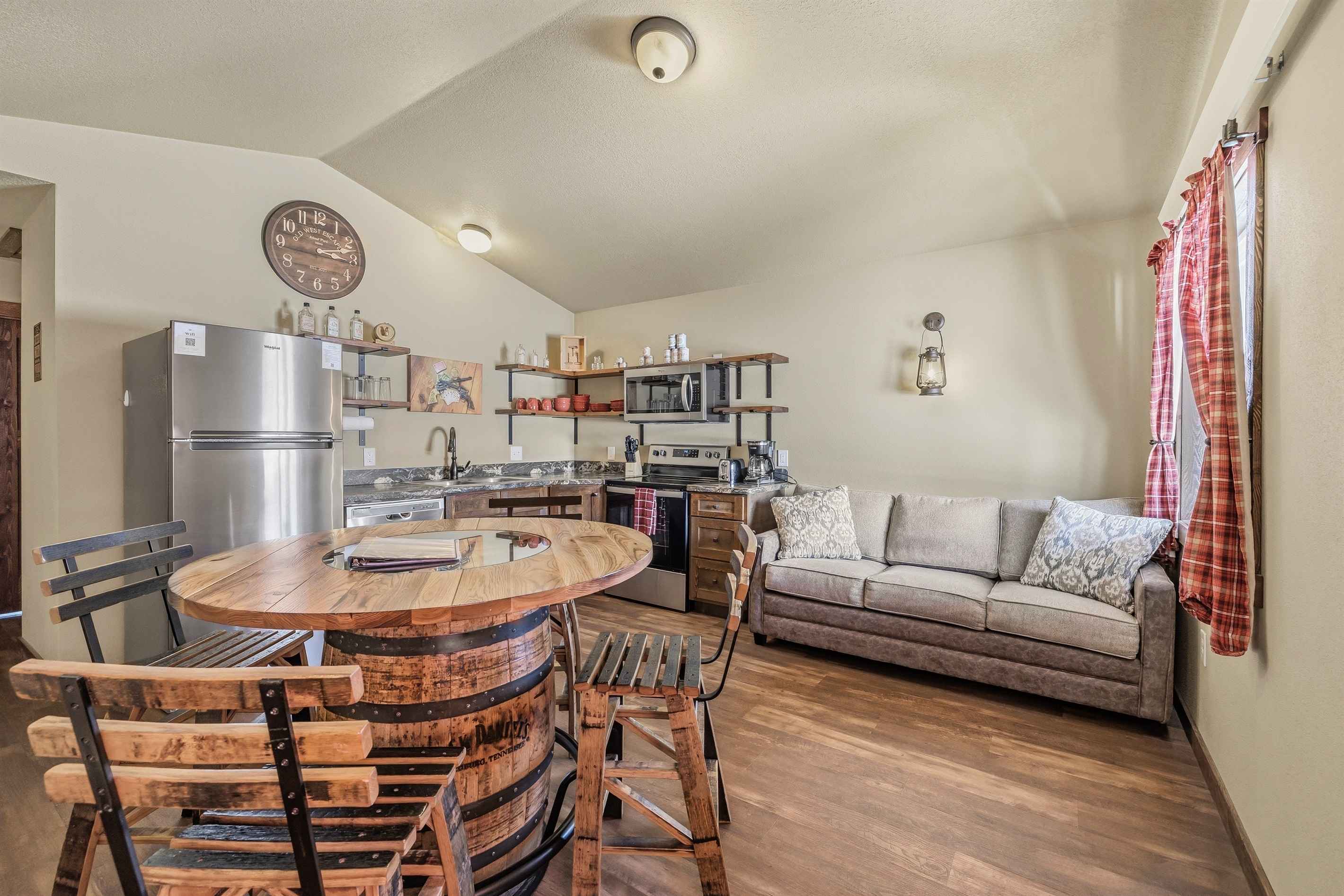 Saloon Cabin gallery image
