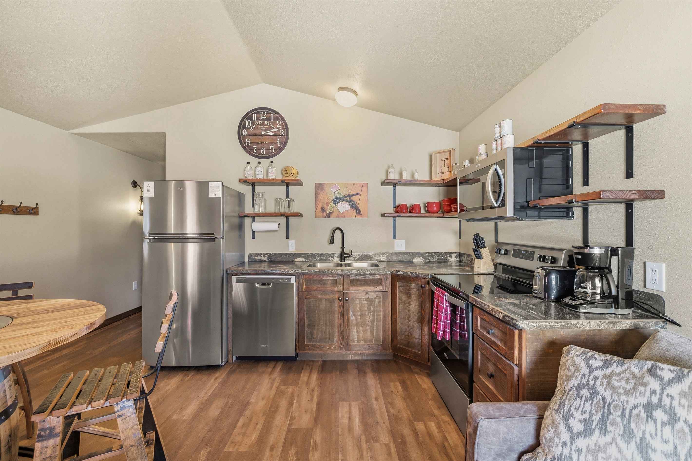 Saloon Cabin gallery image