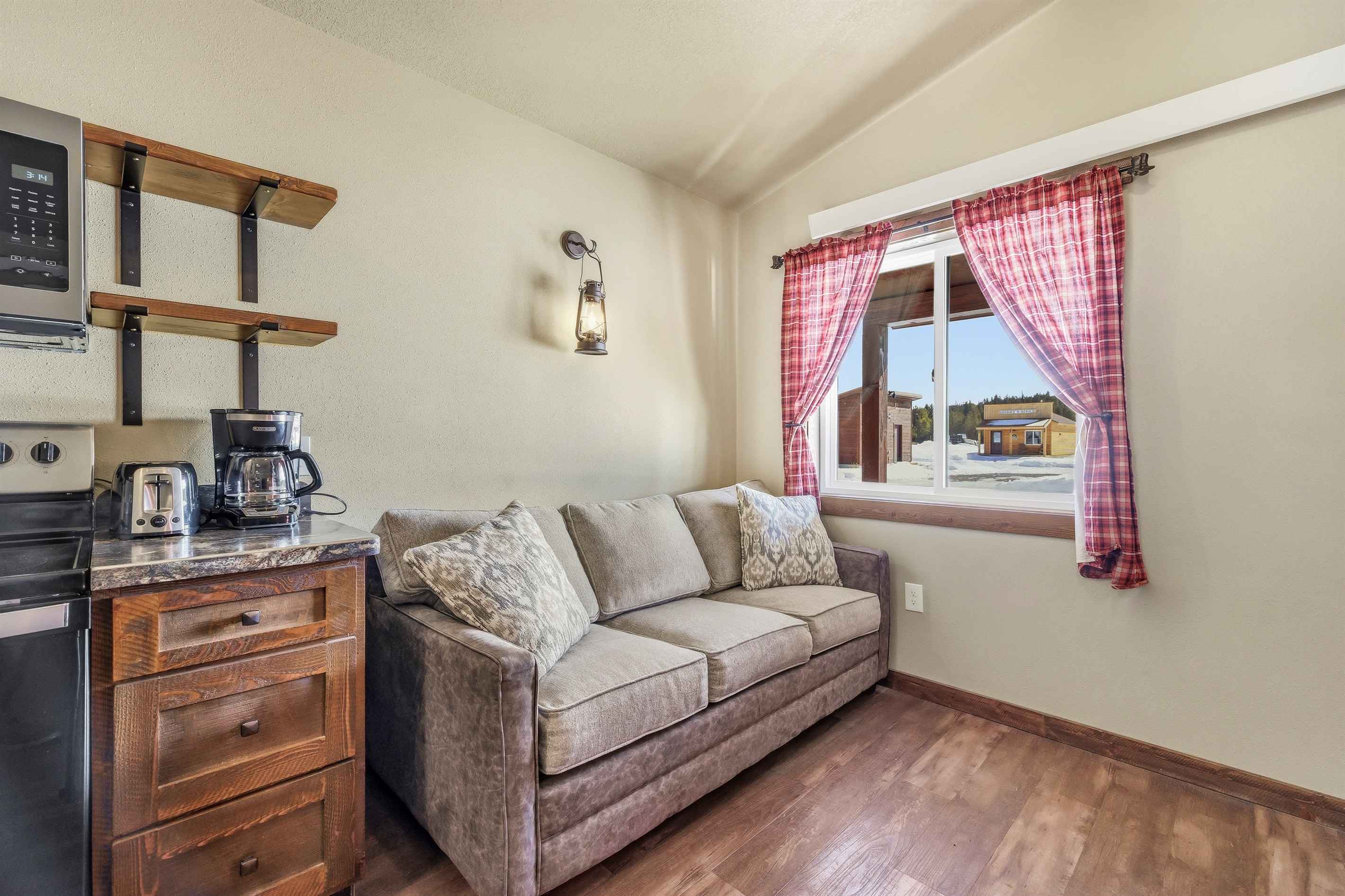 Saloon Cabin gallery image