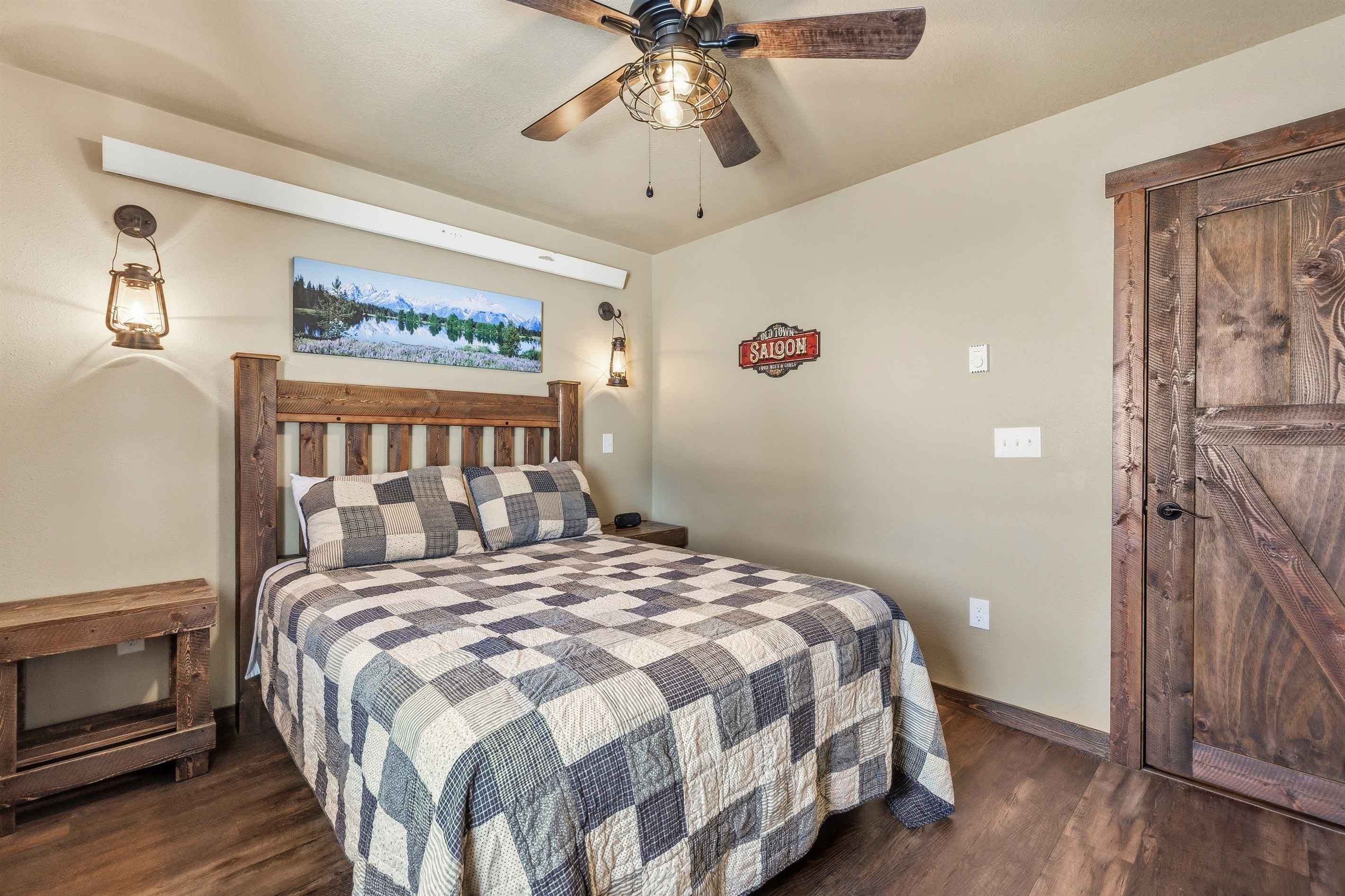 Saloon Cabin gallery image
