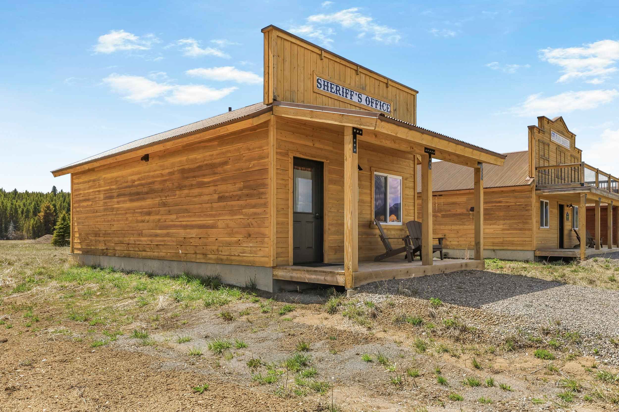 Sheriff's Office Cabin gallery image