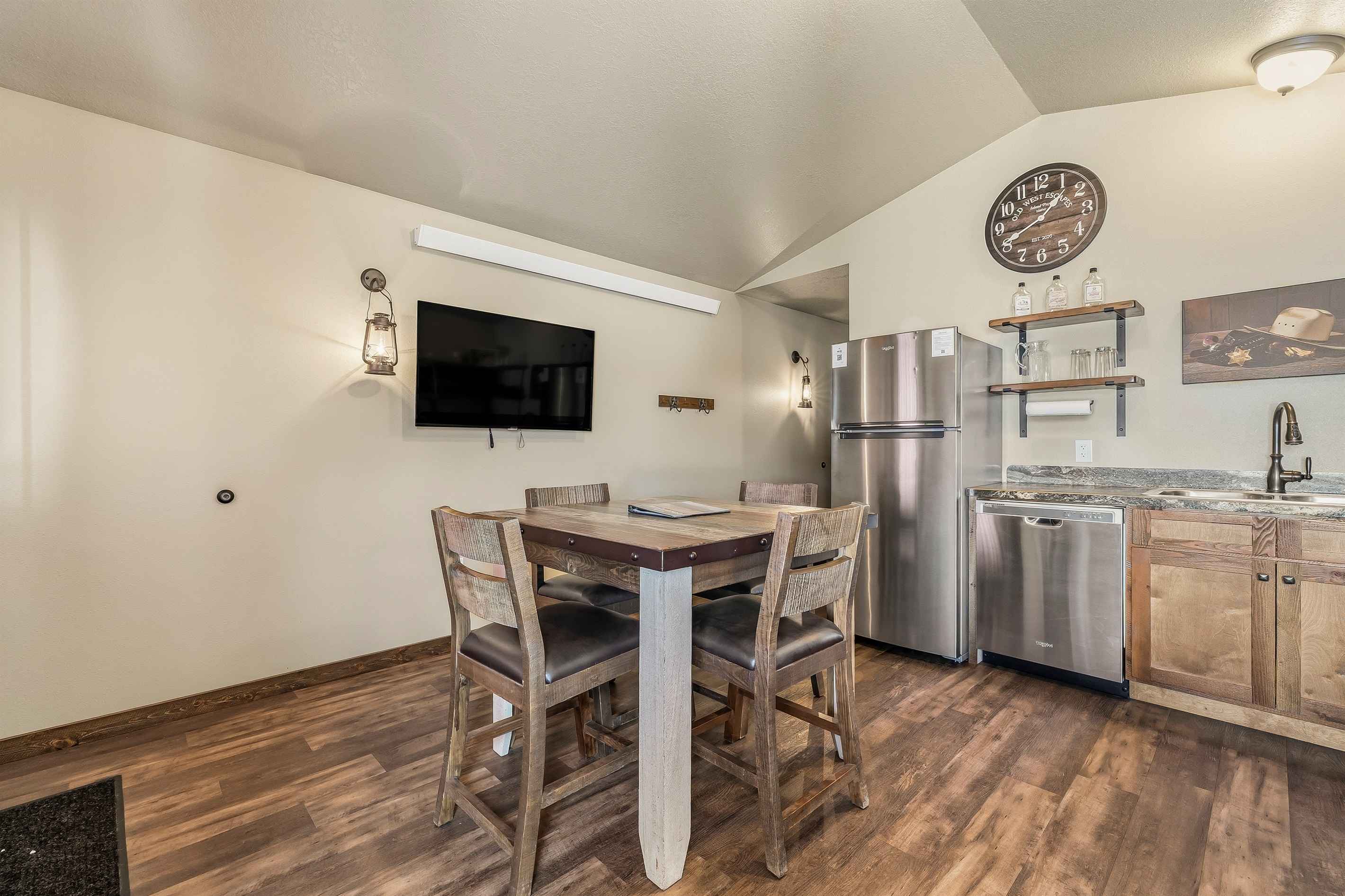 Sheriff's Office Cabin gallery image