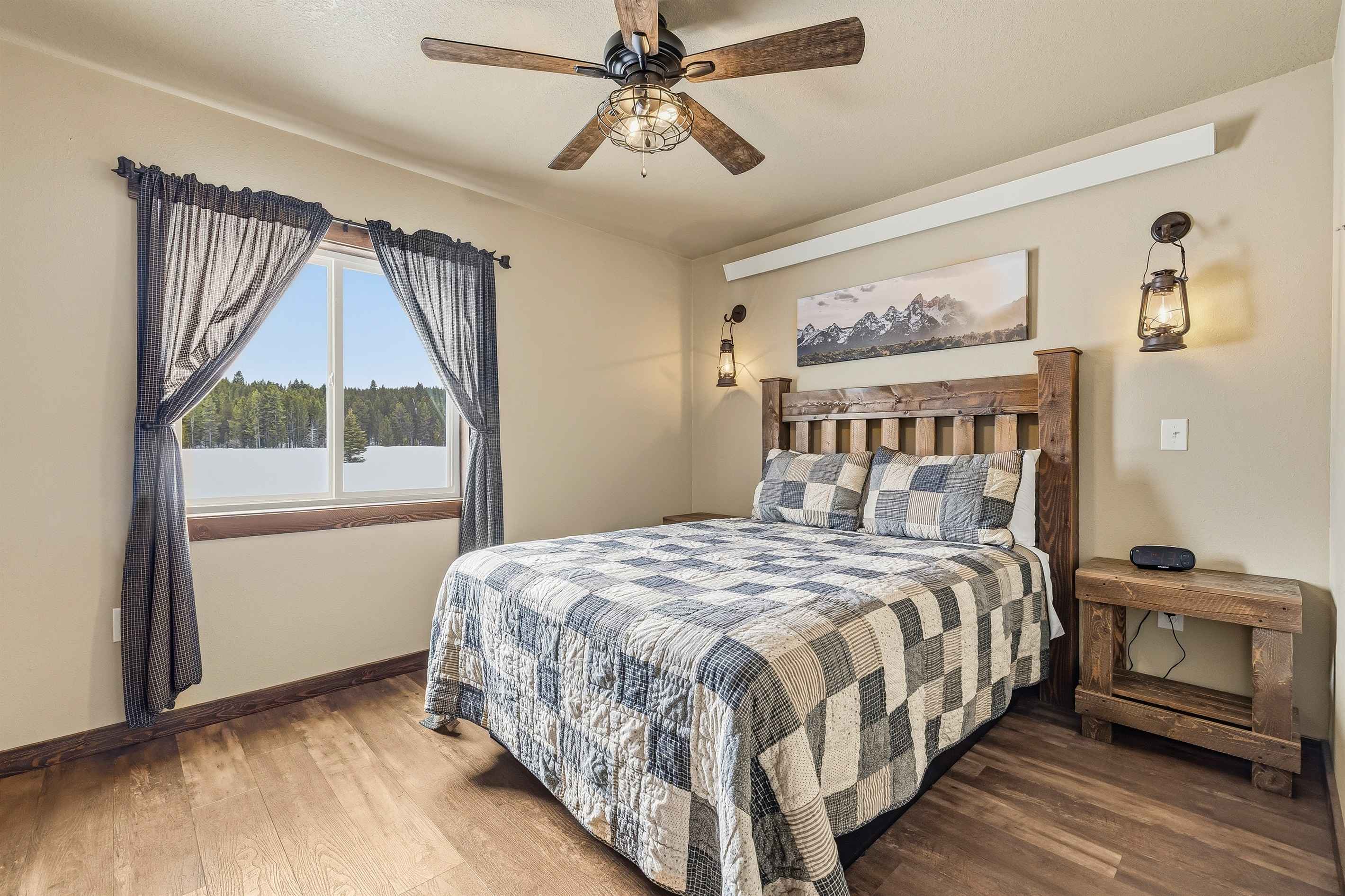 Sheriff's Office Cabin gallery image