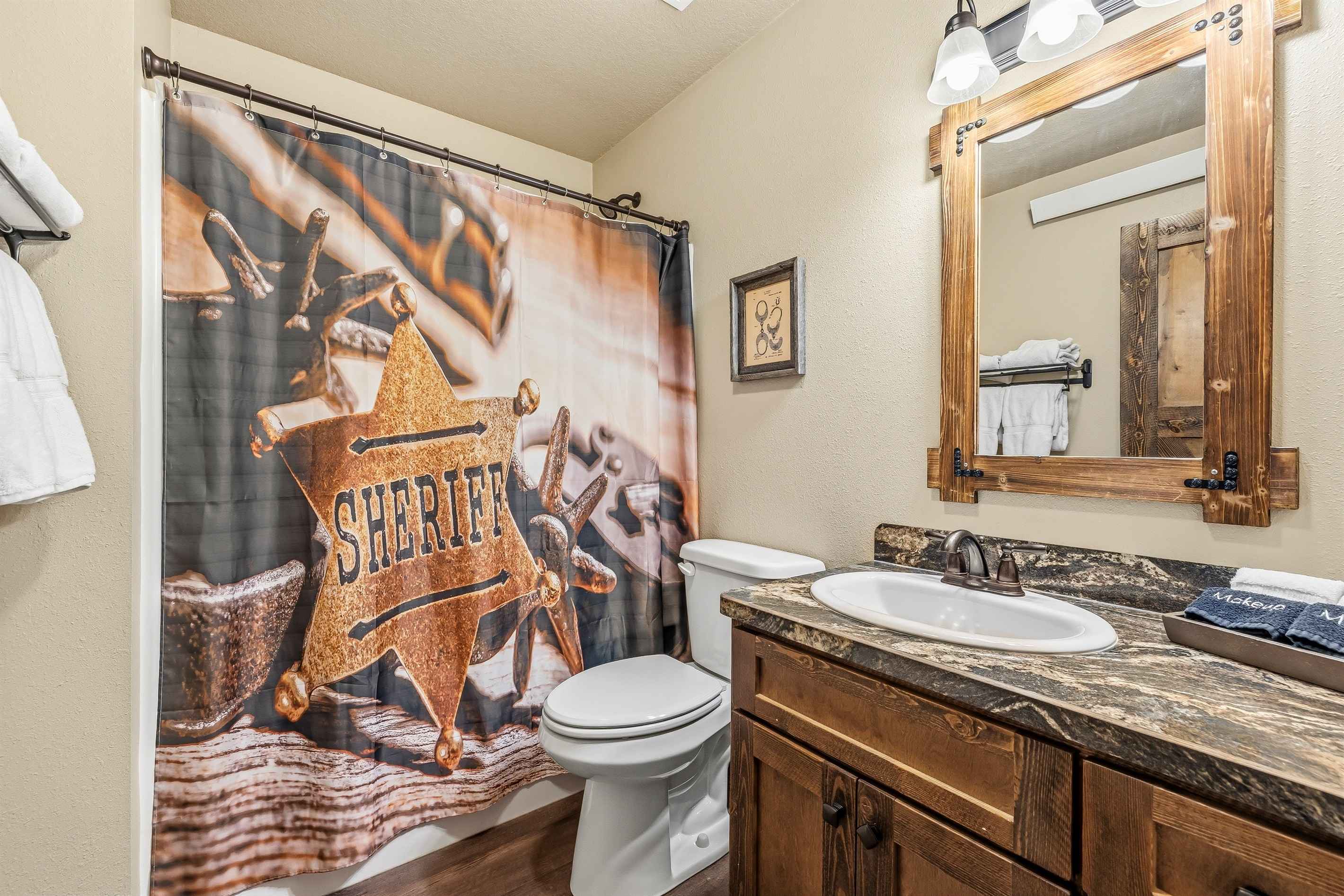Sheriff's Office Cabin gallery image