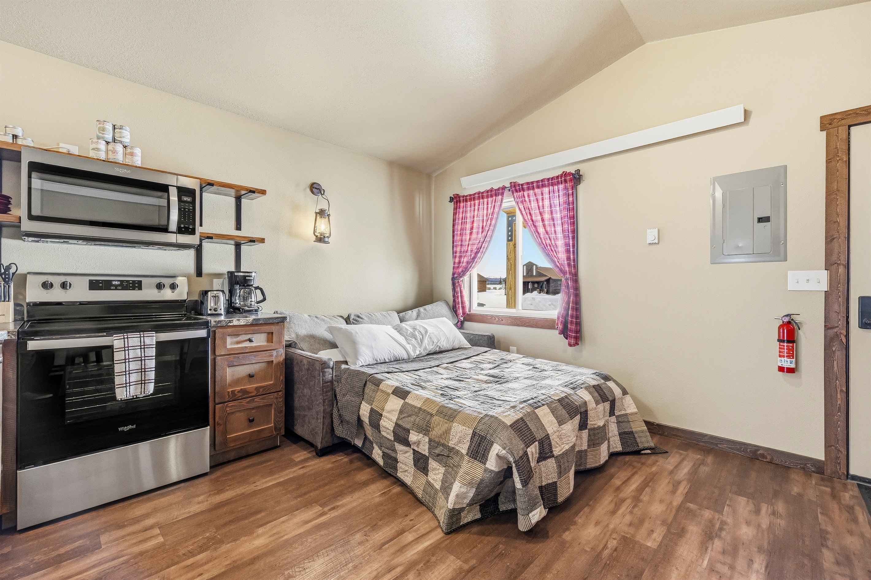 Sheriff's Office Cabin gallery image