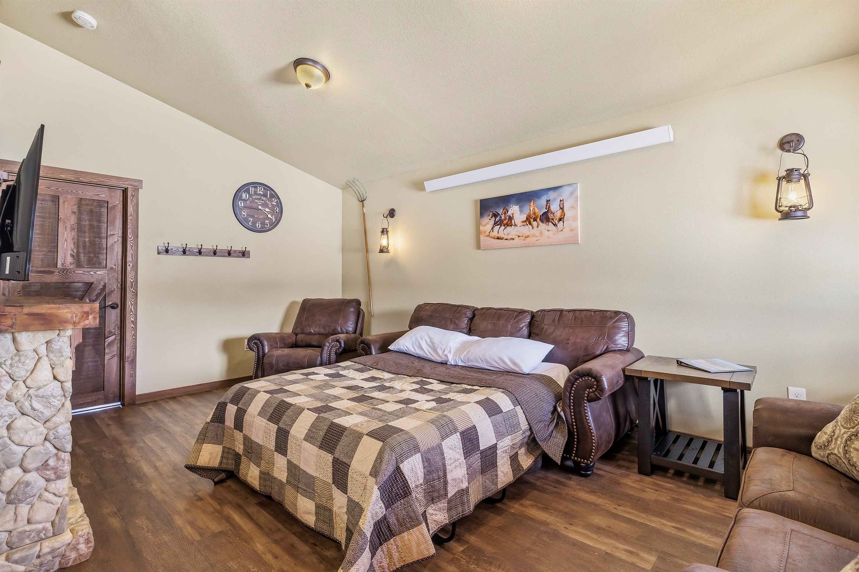 Livery Stable Cabin gallery image